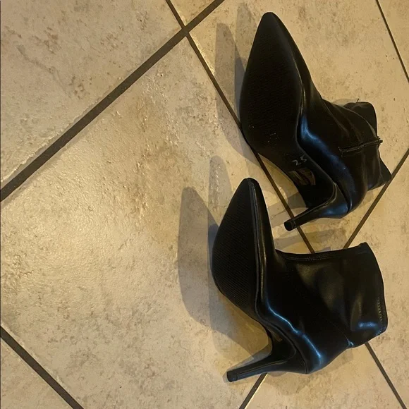 MIA Black Heeled Boots - Picture 2 of 4